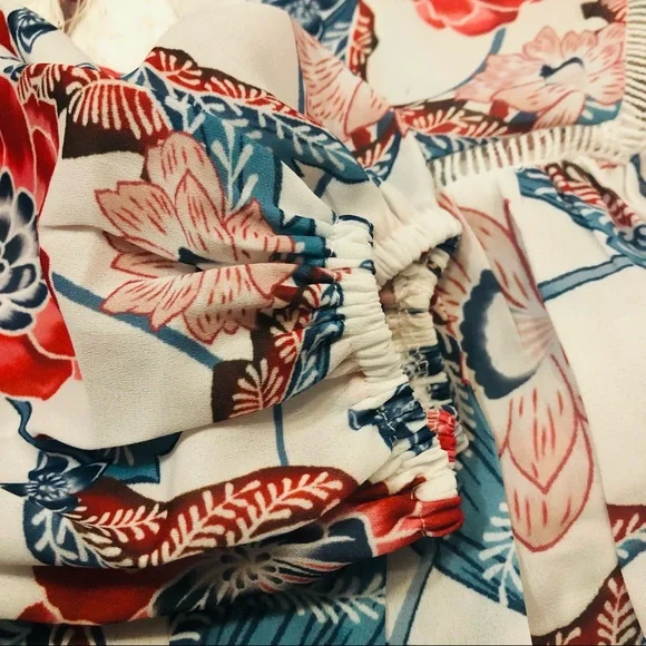 Red Split Neck Bubble Sleeve Floral Patchwork Blouse - Picture 4 of 6